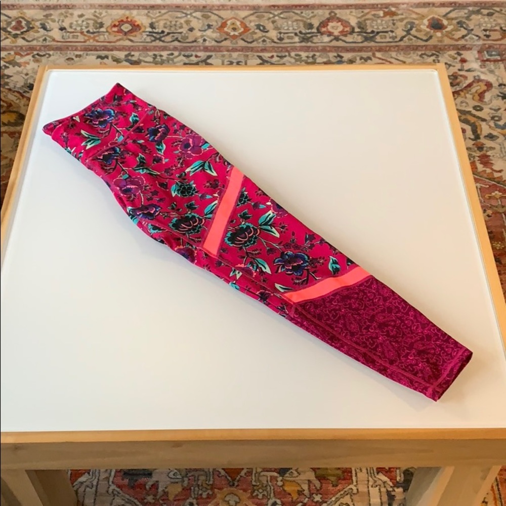 Old Navy Active - Go Dry - Pink Floral - XL